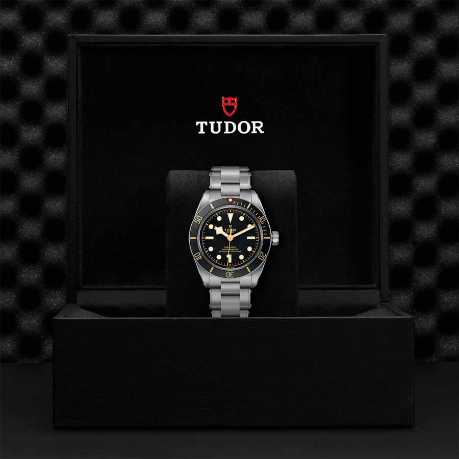 TUDOR M79030N-0001 presentation box